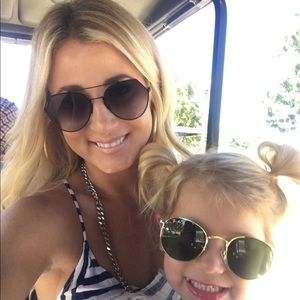 Meet your Posher, Brandi